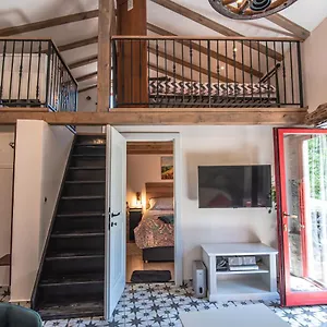 https://vrhi-cicarije-brgudac-opatija-with-free-parking.in-istria.net